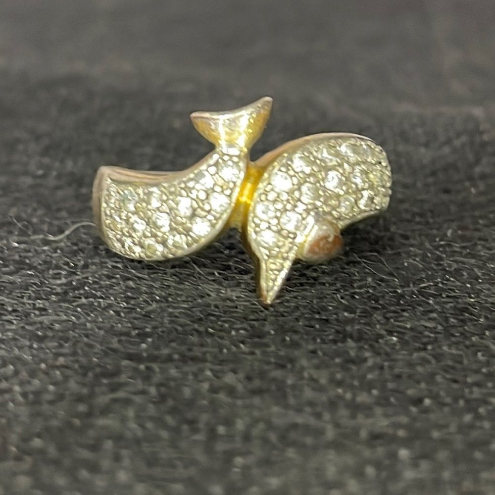 Dolphin ring with white gem